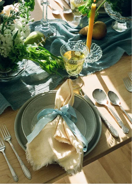 table settings with naturally dyed table napkins 
